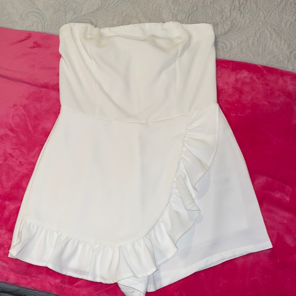 TCEC White Strapless Romper